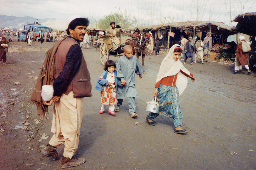 Busy Street / Afghanistan / Afghan - Click Image to Close