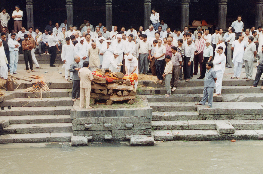 Hindu Cremation Ceremony / Nepal - Click Image to Close