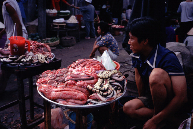 Market / Vietnam - Click Image to Close