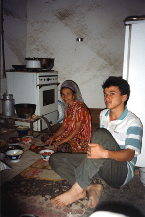 Uzbek Kitchen / Uzbekistan - Click Image to Close